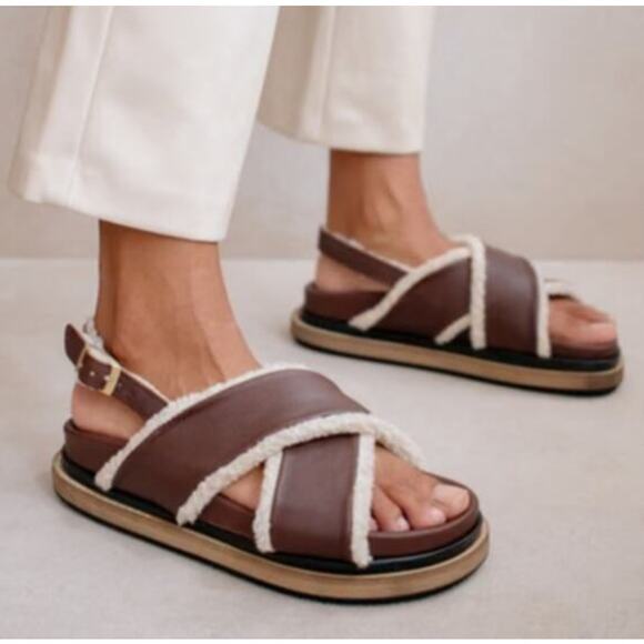 Alohas Women's Marshmallow Leather Fuzzy Shearling Sandals Size 38 EU/ 7-7.5 US - Picture 1 of 13